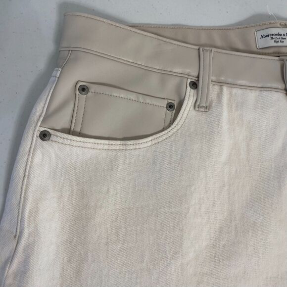 Abercrombie Fitch High Rise Shorts‎ Women's Size 34/18 Ivory and Faux Leather - Picture 6 of 13
